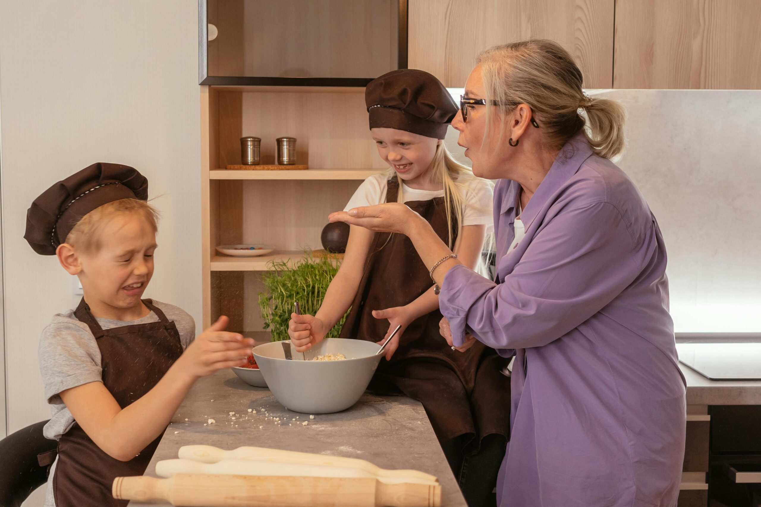 Kostenloses Stock Foto zu backen, bindung, das leben zu hause